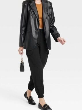 A New Day Black Cargo Style Jogger Pants NWT - Size 2